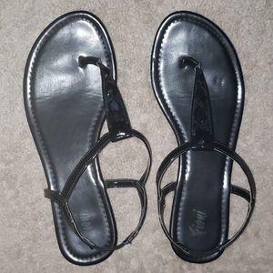 Black thong sandals
